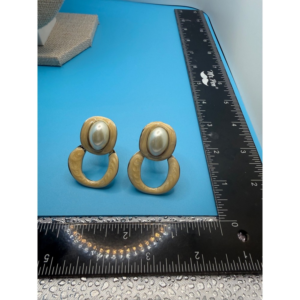 Vintage Gold Tone Door Knocker Clip On Earrings Faux Pearl Tan Enamel Drop
